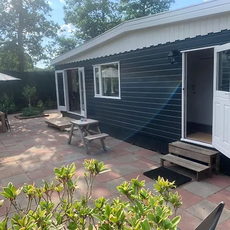 Apartment New: Recent Opgeknapte Houten Chalet - De Veluwe *