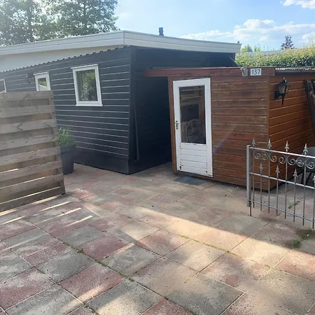 Appartement New: Recent Opgeknapte Houten Chalet - De Veluwe