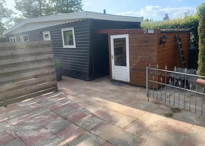 Apartamento New: Recent Opgeknapte Houten Chalet - De Veluwe